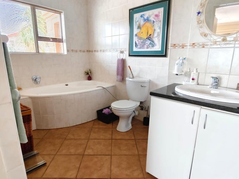 4 Bedroom Property for Sale in Island View Western Cape